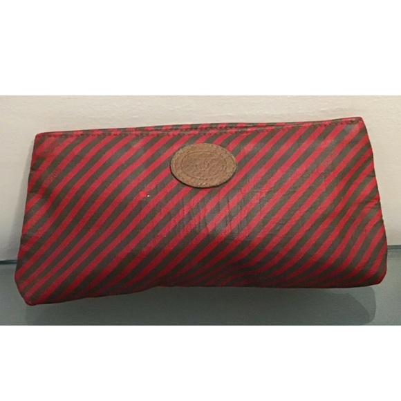 vintage gucci clutch